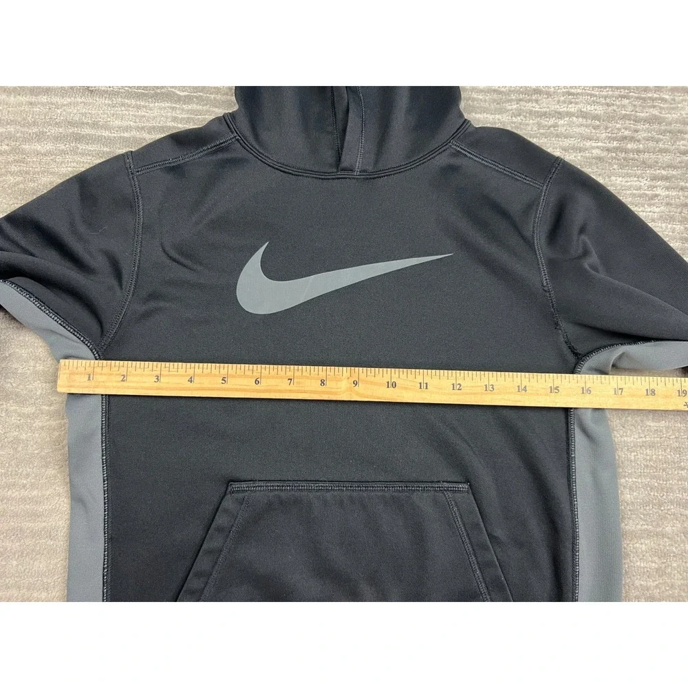 Nike Hoodie Boys Medium Black Therma-FIT Pullover Grey‎ Swoosh Sweatshirt